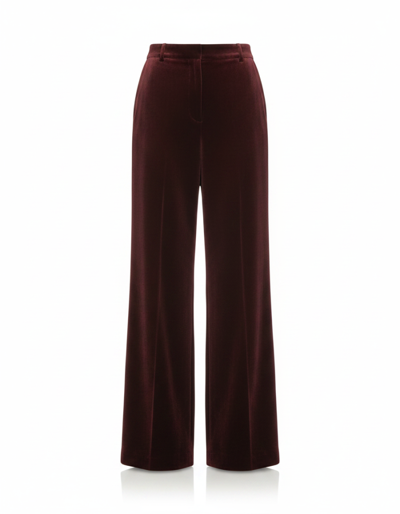 Samthose: Weit, gleiche Farbe und gleicher Stoff wie der Blazer.
