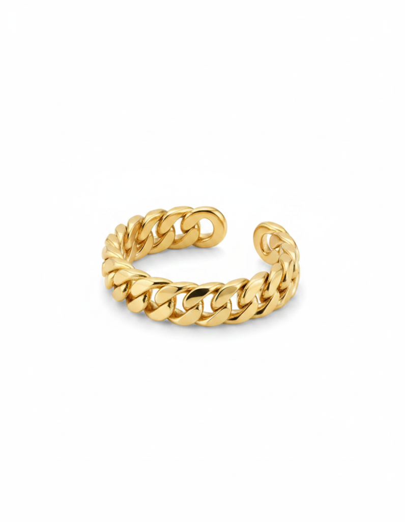 Armreif: Goldfarben, glatt, passend zur Kette.